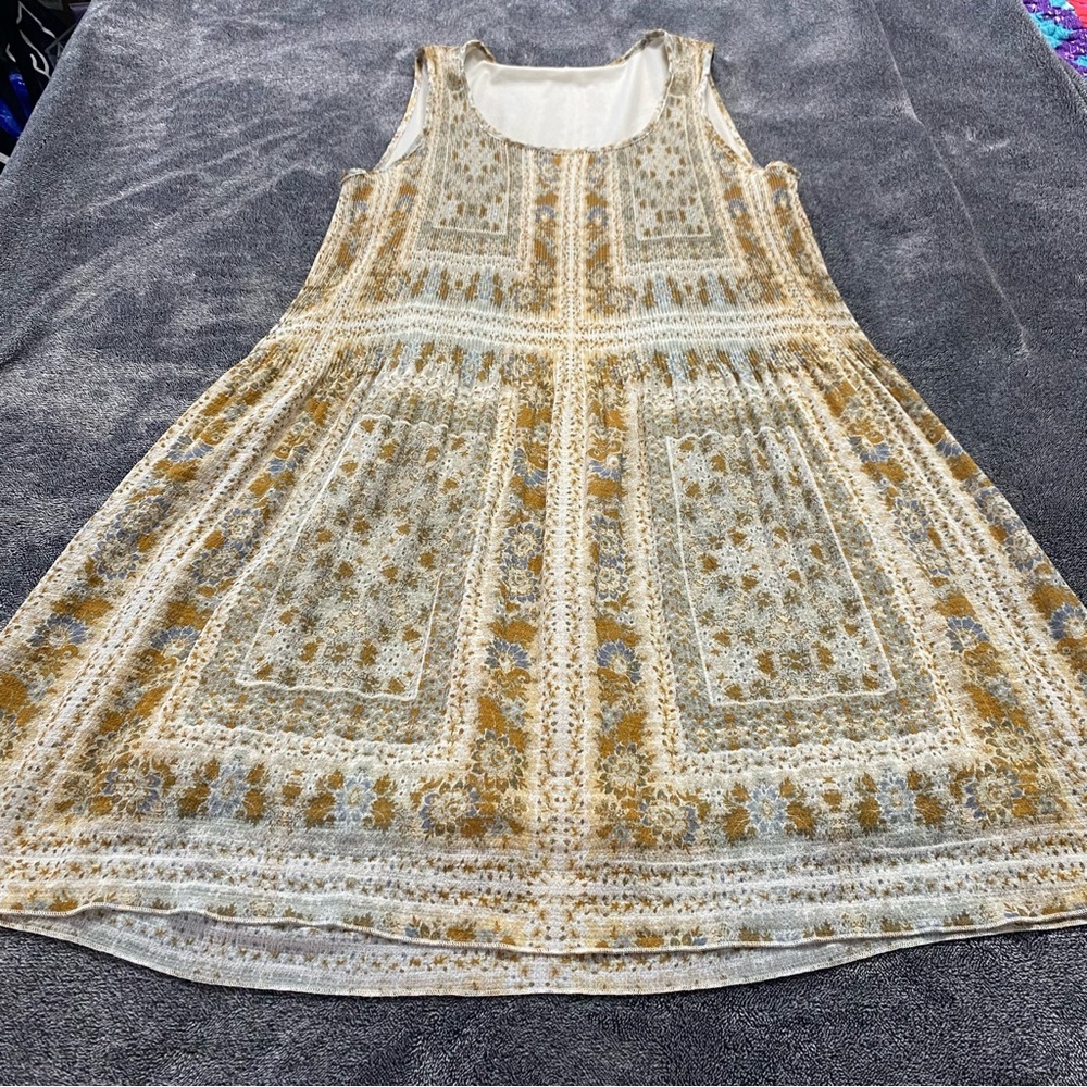 Jane and Delancey Boho neutral colored knee length dress - Picture 4 of 9